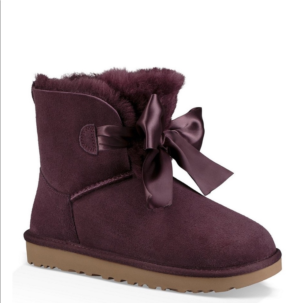 Purple Gita Uggs with bow!